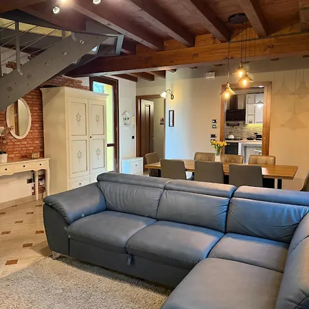 Casa La Corte فيلة مانتوفا