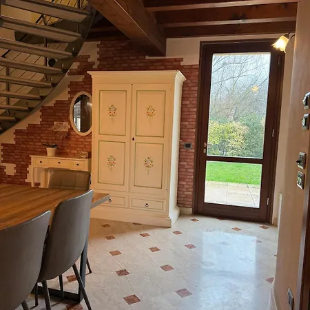 Casa La Corte فيلة مانتوفا